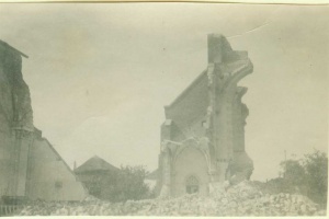 0050-0170  0014 - 1945 - RK Kerk in puin