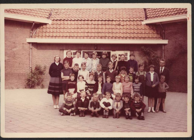 0130-1962_0003 - School 1962.jpg